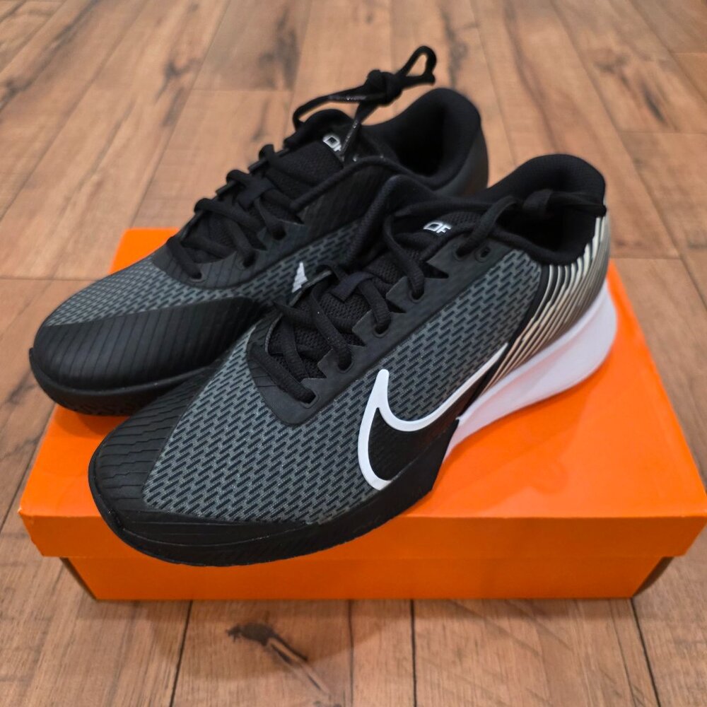 BRAND NEW NIKE ZOOM VAPOR PRO 2 HC TENNIS SHOES MENS SIZE 10